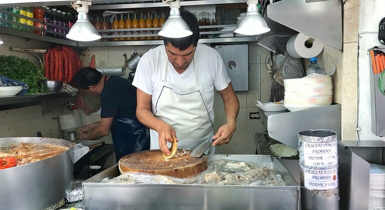 Private Street Food & Bar Crawl in Mexico City Tour
