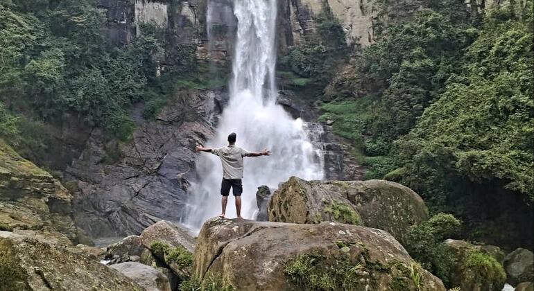 Excursiones de un día desde Kandy a Ambuluwawa y Nuwara Eliya