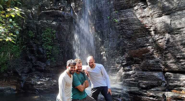 Excursiones de un día desde Kandy a Ambuluwawa y Nuwara Eliya