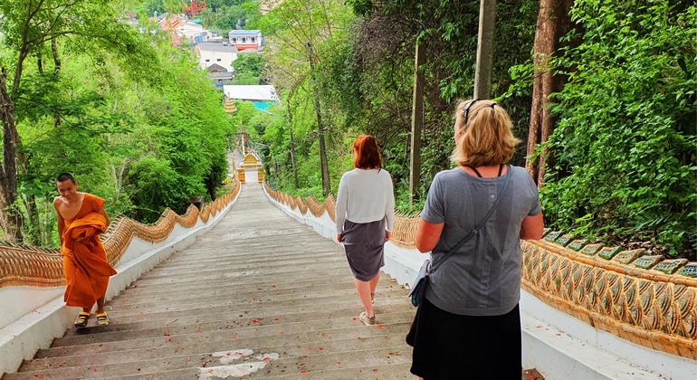 Wanderung zum Big Buddha & Yoga