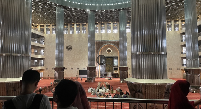 Soziale und politische Tour durch Jakarta
