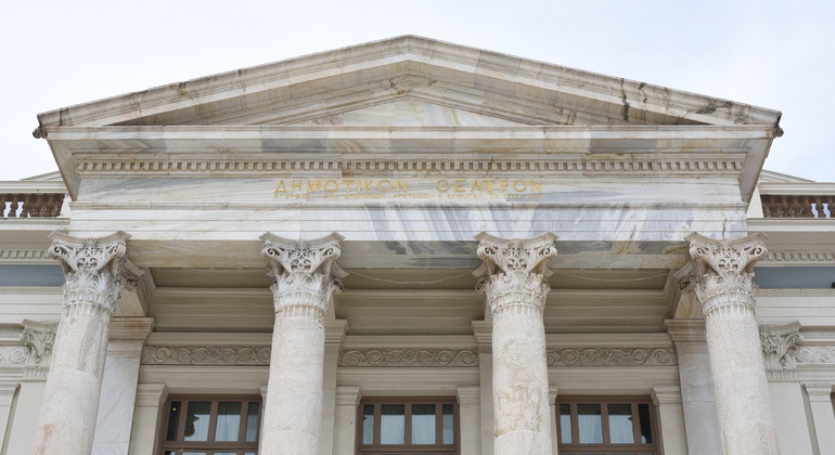 Die Katastrophe von Smyrna Griechen Tour in Piraeus