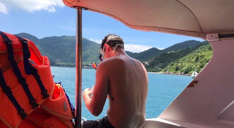 Descubrir la isla de Cham en lancha rápida