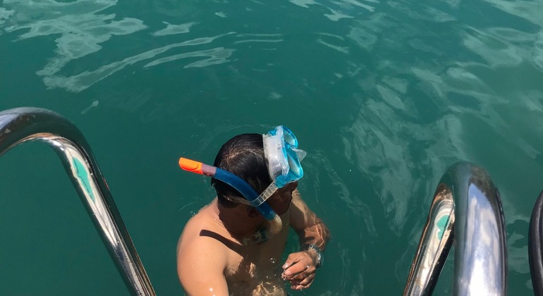 Descubrir la isla de Cham en lancha rápida