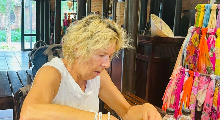 Experimente la fabricación de linternas en Hoi An