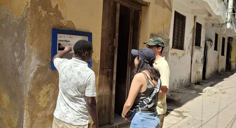 Mombasa: Visita guidata a piedi della città con giro in tuk tuk
