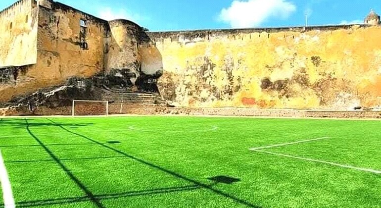 Mombasa: Visita guidata a piedi della città con giro in tuk tuk