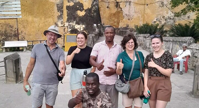 Mombasa: Visita guidata a piedi della città con giro in tuk tuk