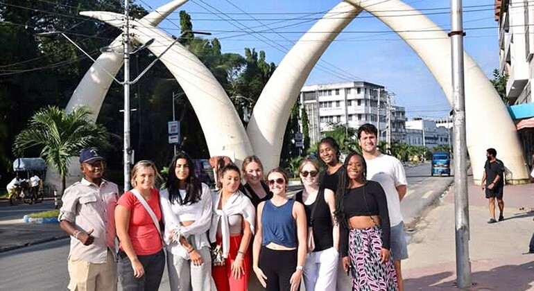 Mombasa: Visita guidata a piedi della città con giro in tuk tuk