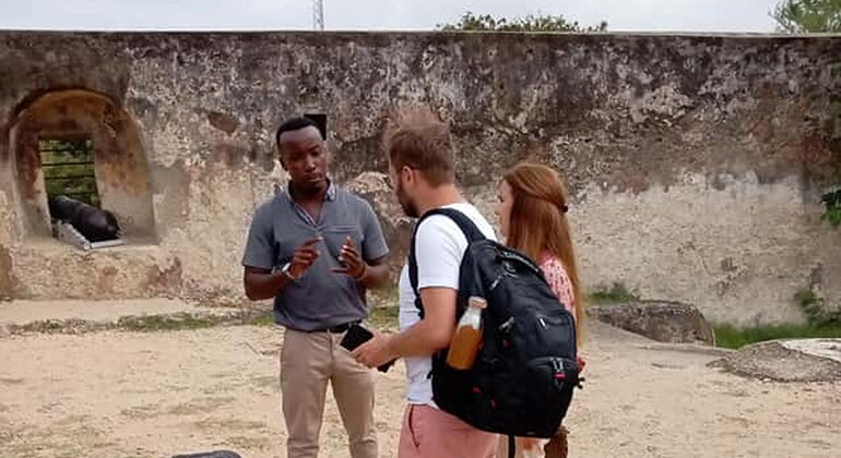 Mombasa: Visita guidata a piedi della città con giro in tuk tuk