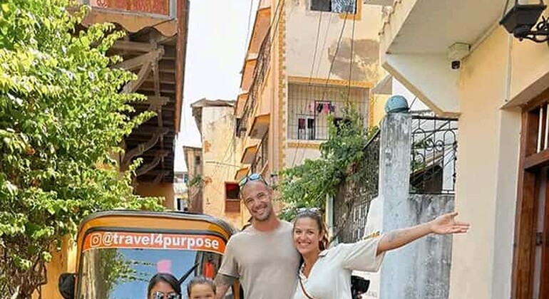 Mombasa: Visita guidata a piedi della città con giro in tuk tuk