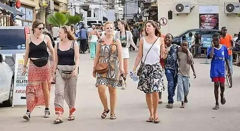 Mombasa: Visita guidata a piedi della città con giro in tuk tuk