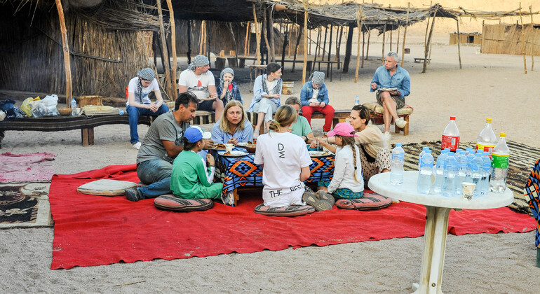 Safari en jeep y barbacoa en la antigua aldea beduina