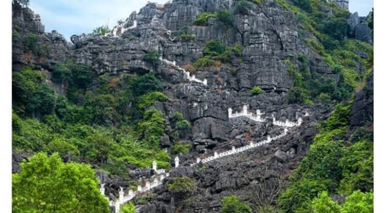 Ninh Binh Giornata intera, gita in barca a Trang An e Montagna del Drago