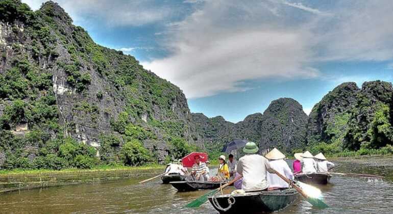 Ninh Binh Giornata intera, gita in barca a Trang An e Montagna del Drago
