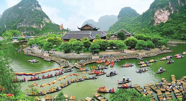 Ninh Binh Giornata intera, gita in barca a Trang An e Montagna del Drago