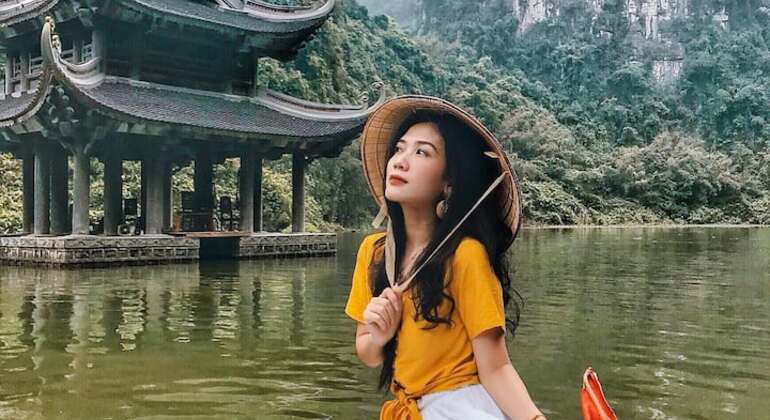 Ninh Binh Giornata intera, gita in barca a Trang An e Montagna del Drago